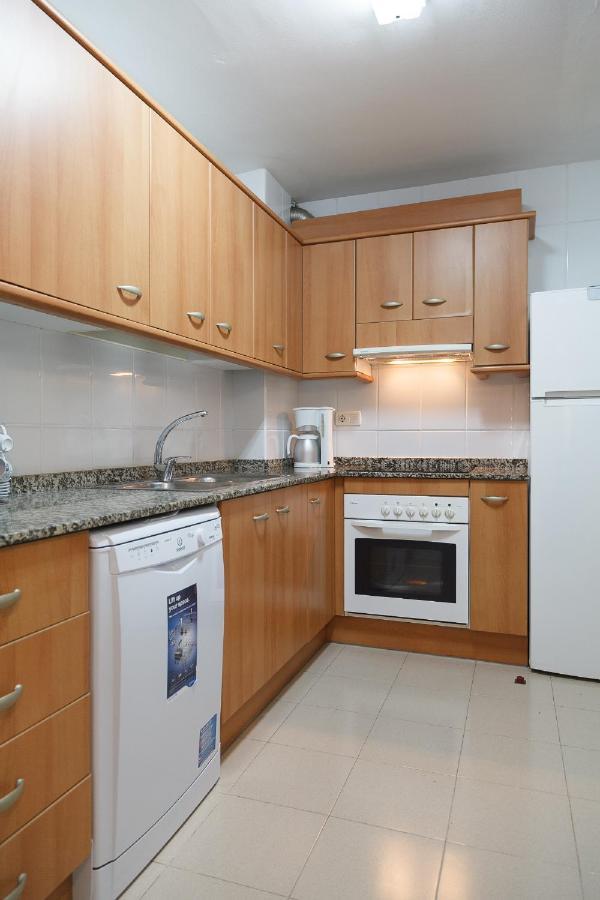 Uhc Arinsal Family Complex Apartment ซาลอว์ ห้อง รูปภาพ