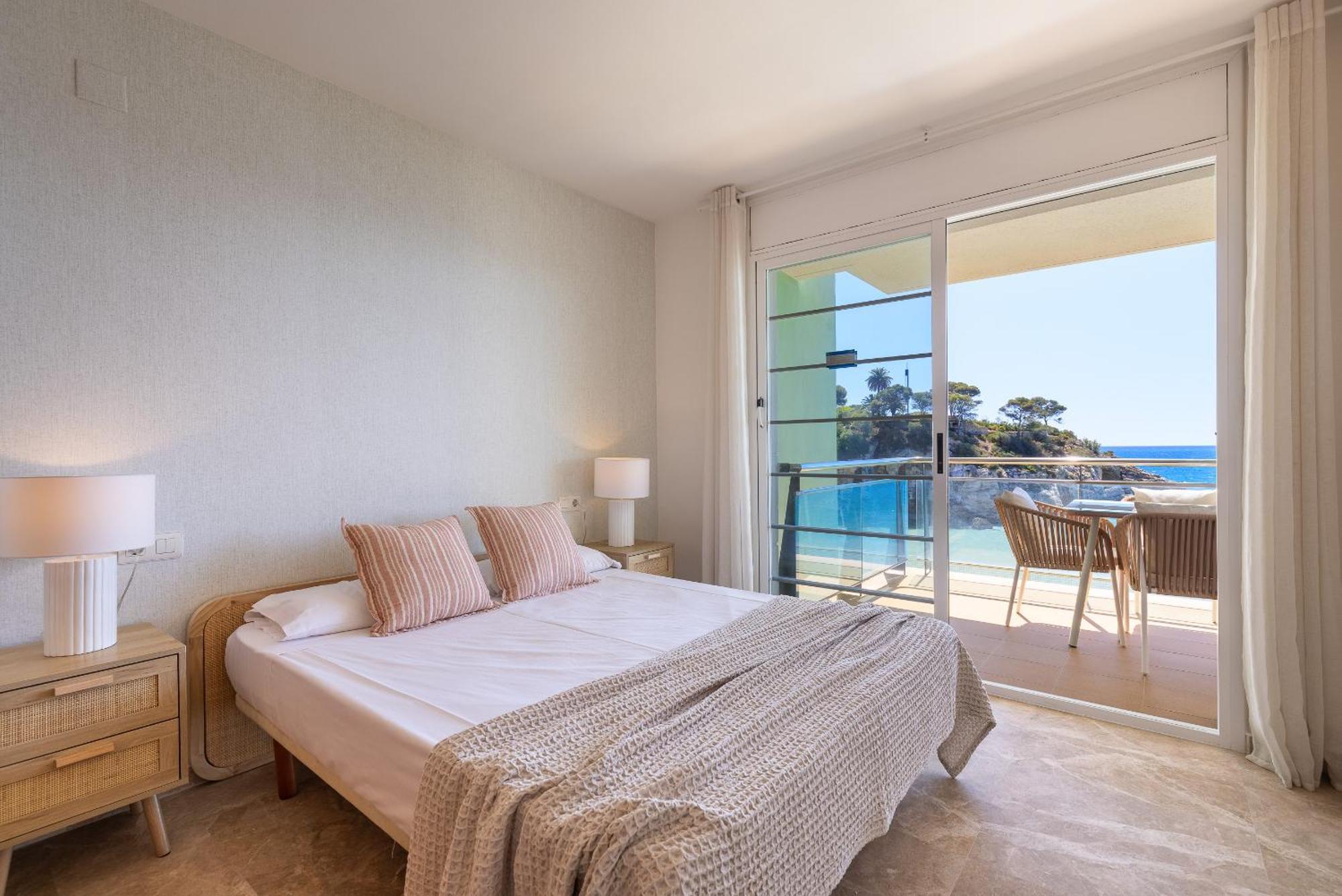 Uhc Arinsal Family Complex Apartment ซาลอว์ ภายนอก รูปภาพ