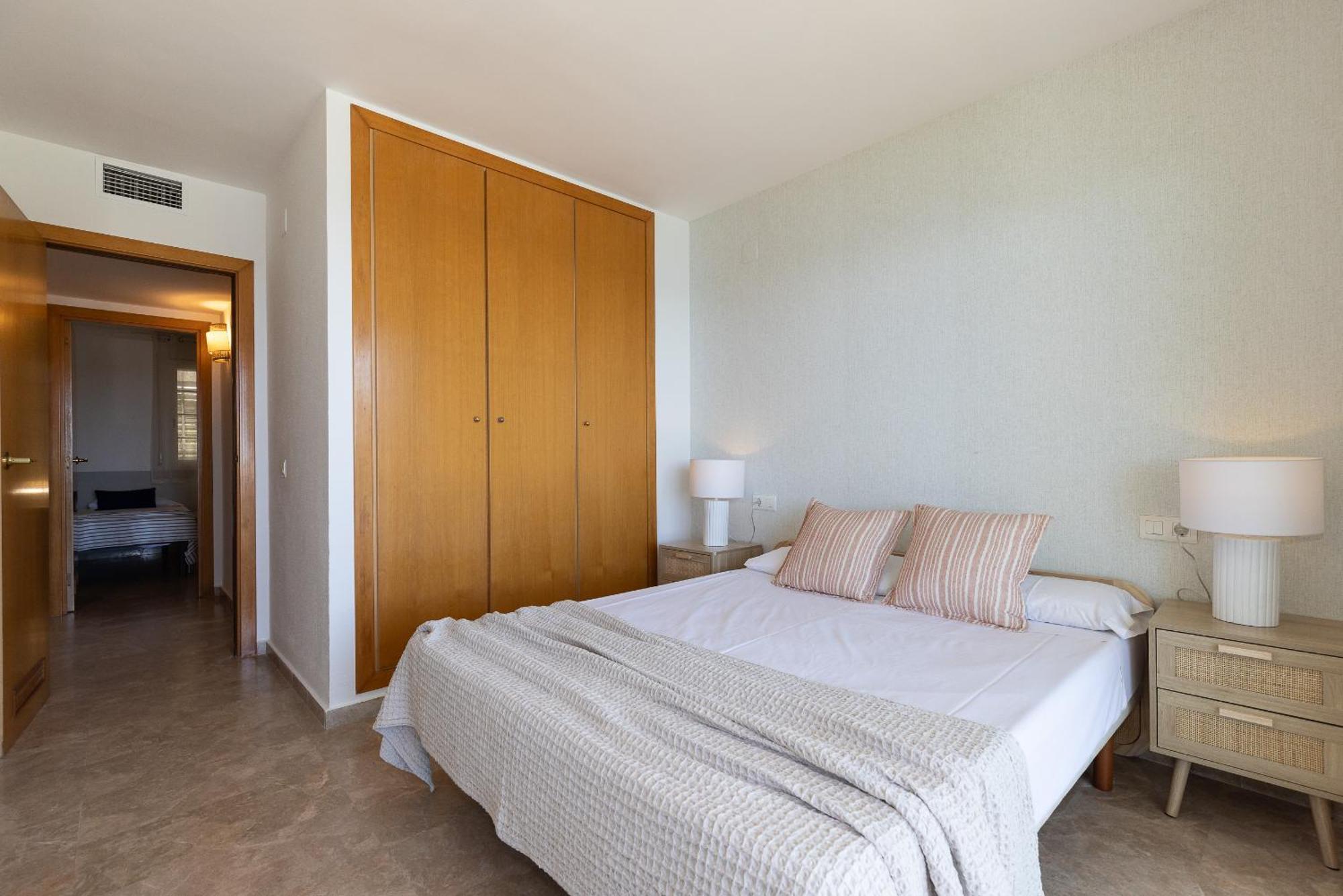 Uhc Arinsal Family Complex Apartment ซาลอว์ ห้อง รูปภาพ